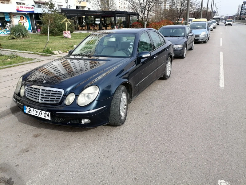 Mercedes-Benz E 270, снимка 3 - Автомобили и джипове - 47466362