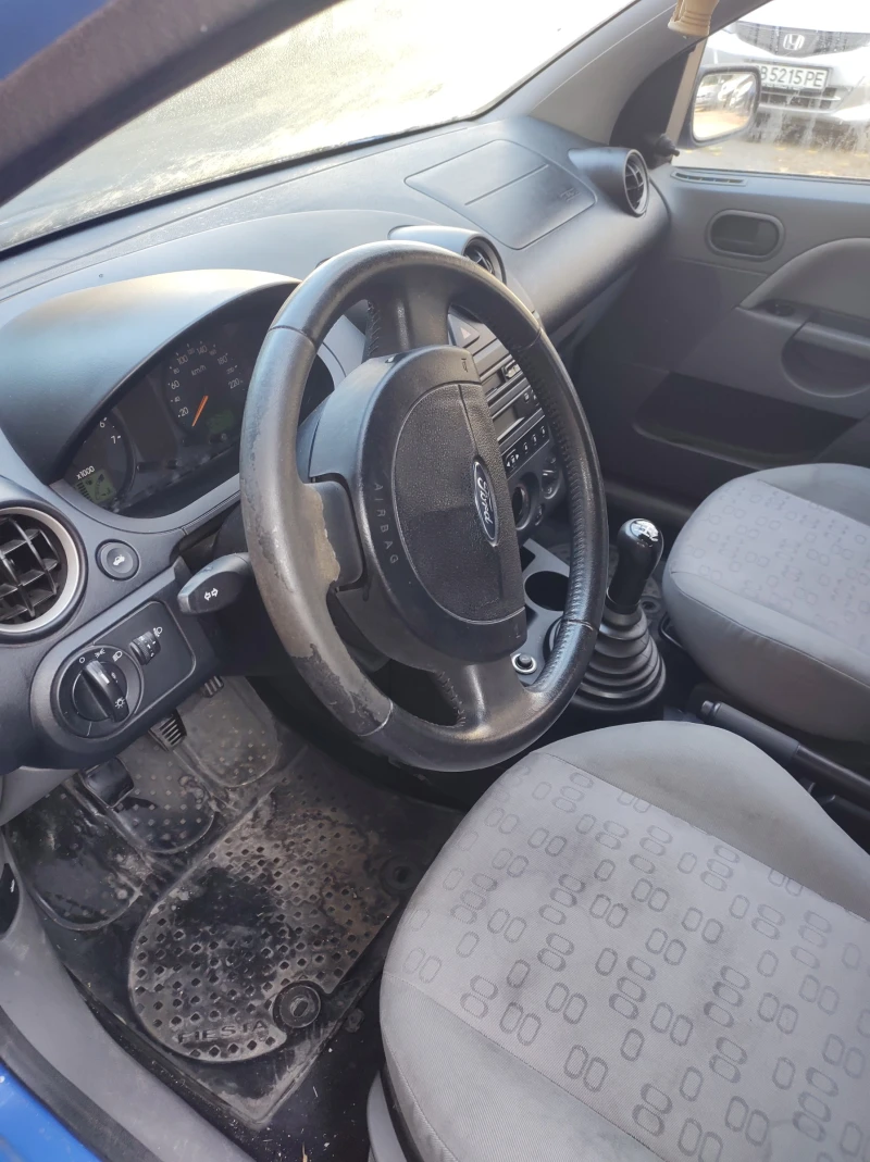 Ford Fiesta 1.4, снимка 9 - Автомобили и джипове - 48431829