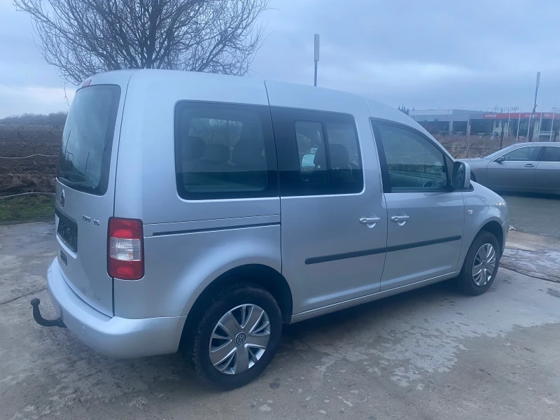 VW Caddy 1.6 Family, снимка 7 - Автомобили и джипове - 48448822