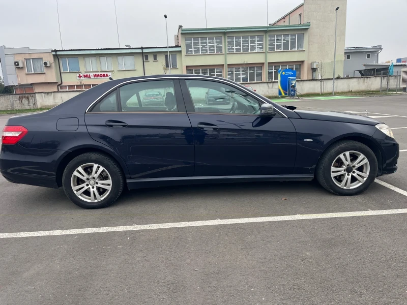 Mercedes-Benz E 200, снимка 4 - Автомобили и джипове - 52588365