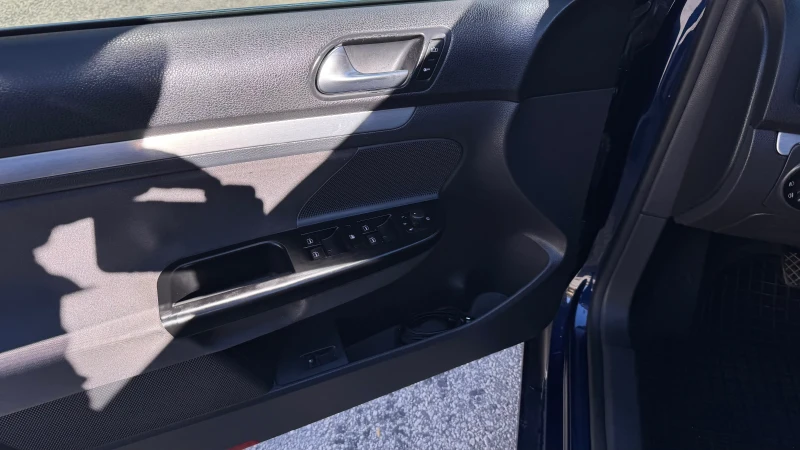 VW Jetta 2.0 tdi 140kc TOP, снимка 12 - Автомобили и джипове - 52531395