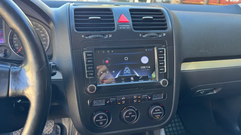 VW Jetta 2.0 tdi 140kc TOP, снимка 9 - Автомобили и джипове - 52531395