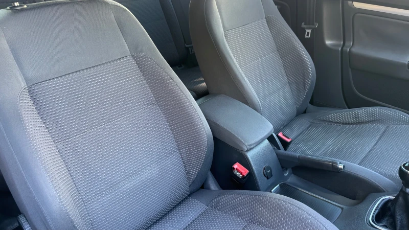 VW Jetta 2.0 tdi 140kc TOP, снимка 14 - Автомобили и джипове - 52531395