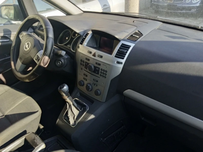 Opel Zafira 1.9gtd, снимка 5 - Автомобили и джипове - 52241676