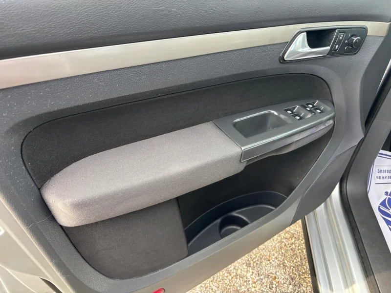 VW Touran 2008+ 1.9TDI+ 105+ ФЕЙС+ 7места+ 6 ск+ С. ИСТОРИЯ, снимка 7 - Автомобили и джипове - 52310293