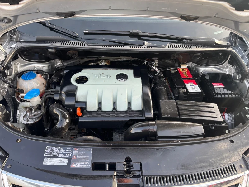 VW Touran 2008+ 1.9TDI+ 105+ ФЕЙС+ 7места+ 6 ск+ С. ИСТОРИЯ, снимка 16 - Автомобили и джипове - 52310293