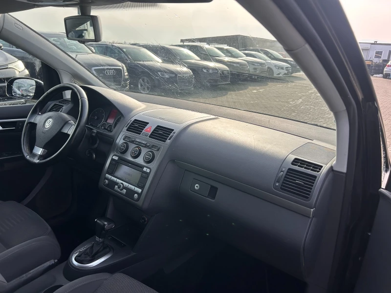 VW Touran 2.0TDI AVTOMAT EURO 4, снимка 10 - Автомобили и джипове - 52836701