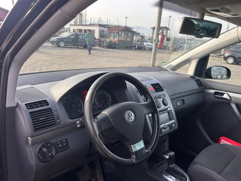 VW Touran 2.0TDI AVTOMAT EURO 4, снимка 11 - Автомобили и джипове - 52836701