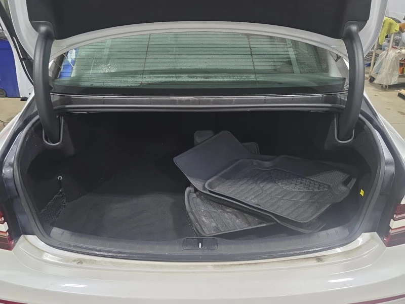 Genesis G80 3.5L 6cyl AWD, снимка 9 - Автомобили и джипове - 53521243