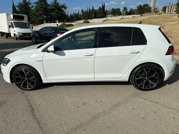 VW Golf Vw Golf 7.5    1.5 TGI   - изображение 3