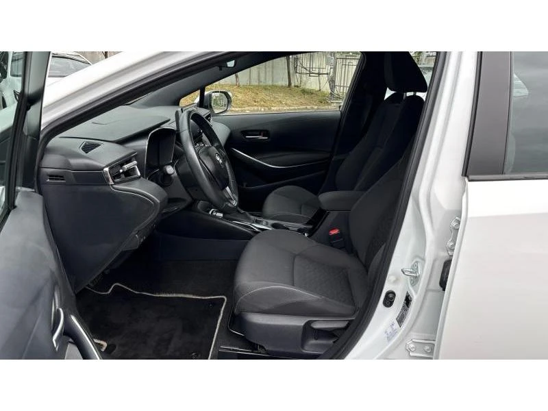 Toyota Corolla HB 1.8HSD EXECUTIVE, снимка 12 - Автомобили и джипове - 54707895
