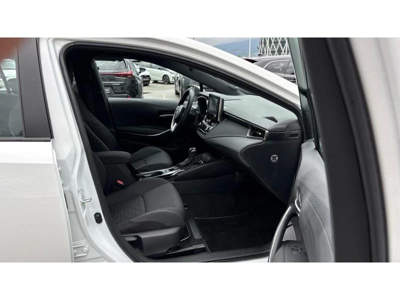 Toyota Corolla HB 1.8HSD EXECUTIVE, снимка 6 - Автомобили и джипове - 54707895