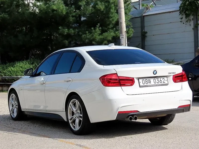 BMW 328 i - САМО 30% АВАНС, снимка 3 - Автомобили и джипове - 56304561