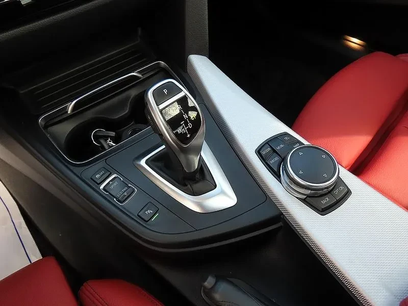 BMW 328 i - САМО 30% АВАНС, снимка 11 - Автомобили и джипове - 56304561