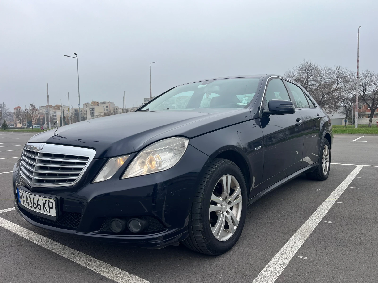 Mercedes-Benz E 200, снимка 1
