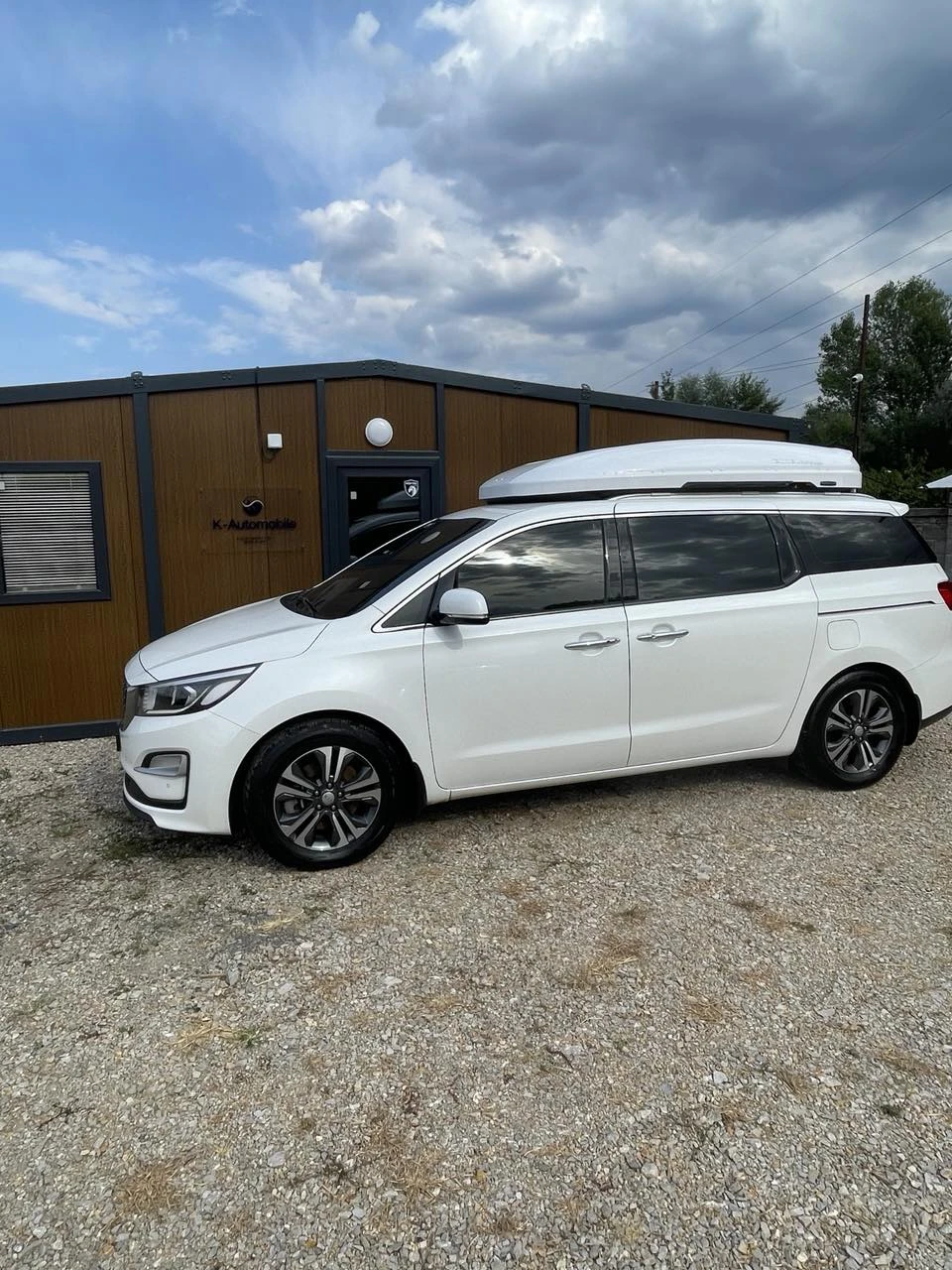 Kia Carnival 3.3L V6/LPG НАЛИЧНА - изображение 9