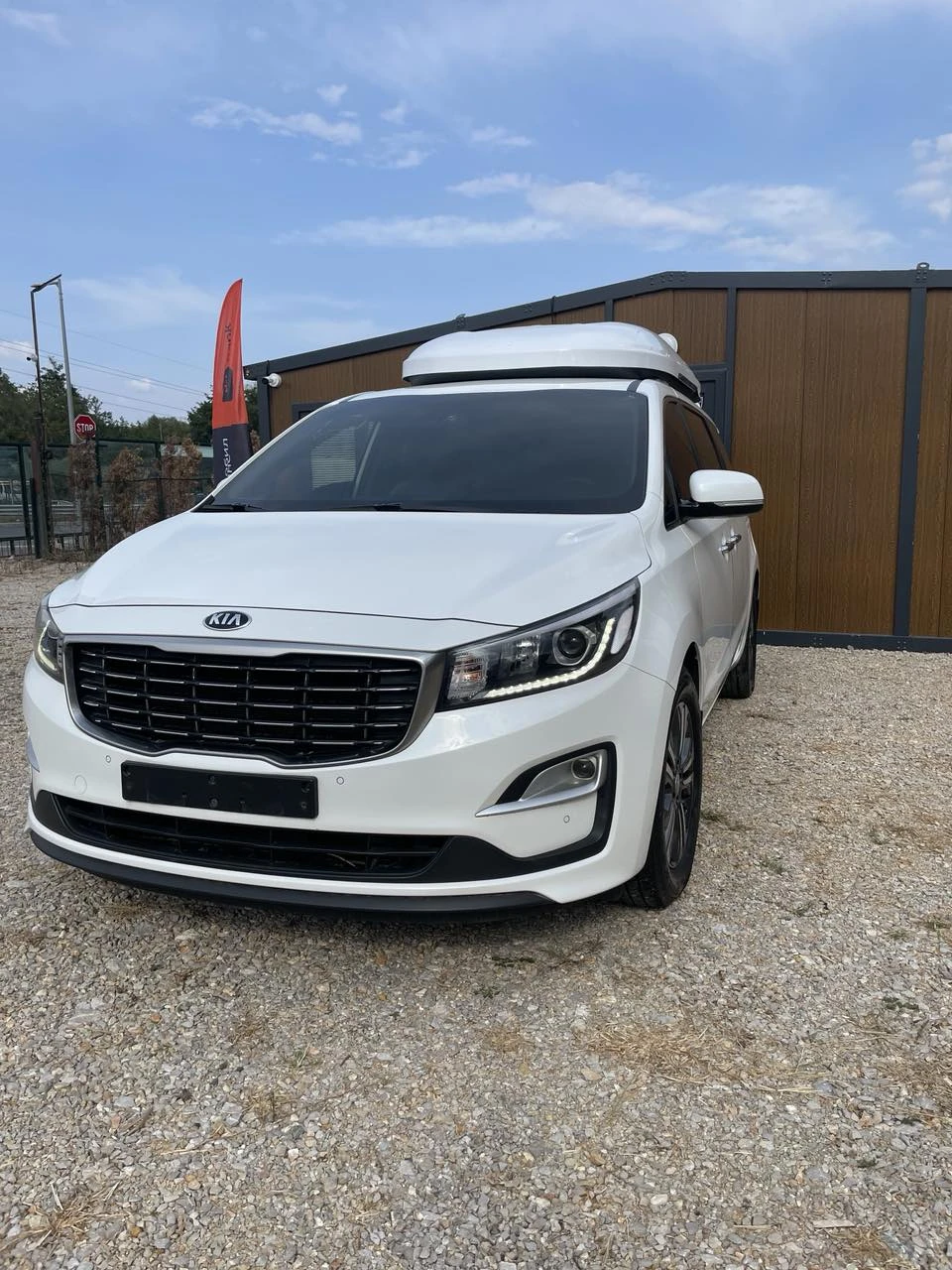 Kia Carnival 3.3L V6/LPG НАЛИЧНА - изображение 4