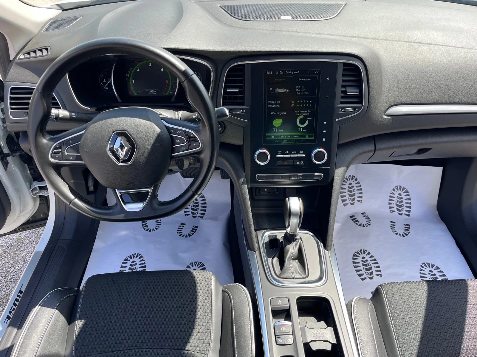 Renault Megane 1.5dci BOSE Edition / Automat - изображение 8
