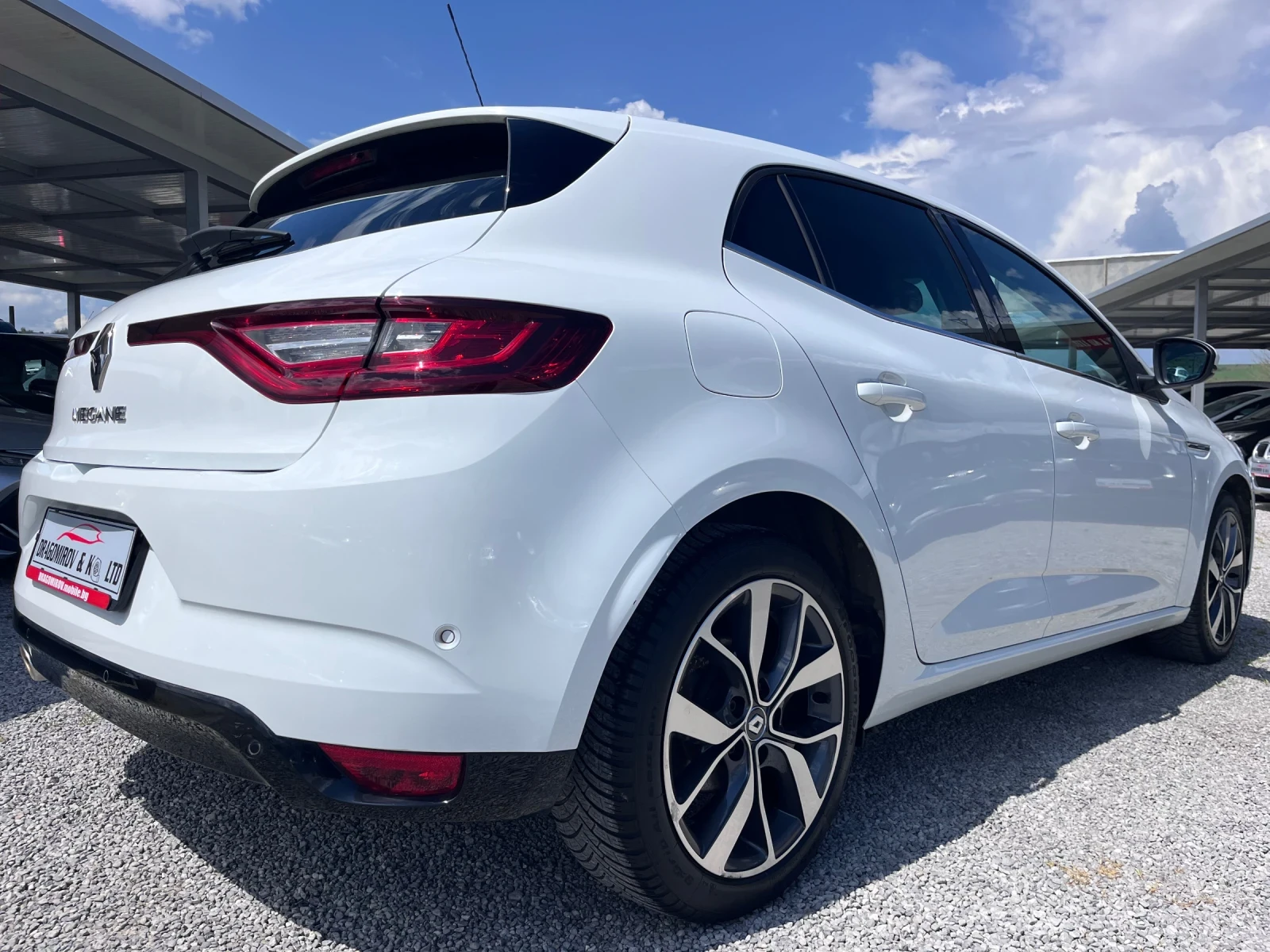 Renault Megane 1.5dci BOSE Edition / Automat - изображение 6