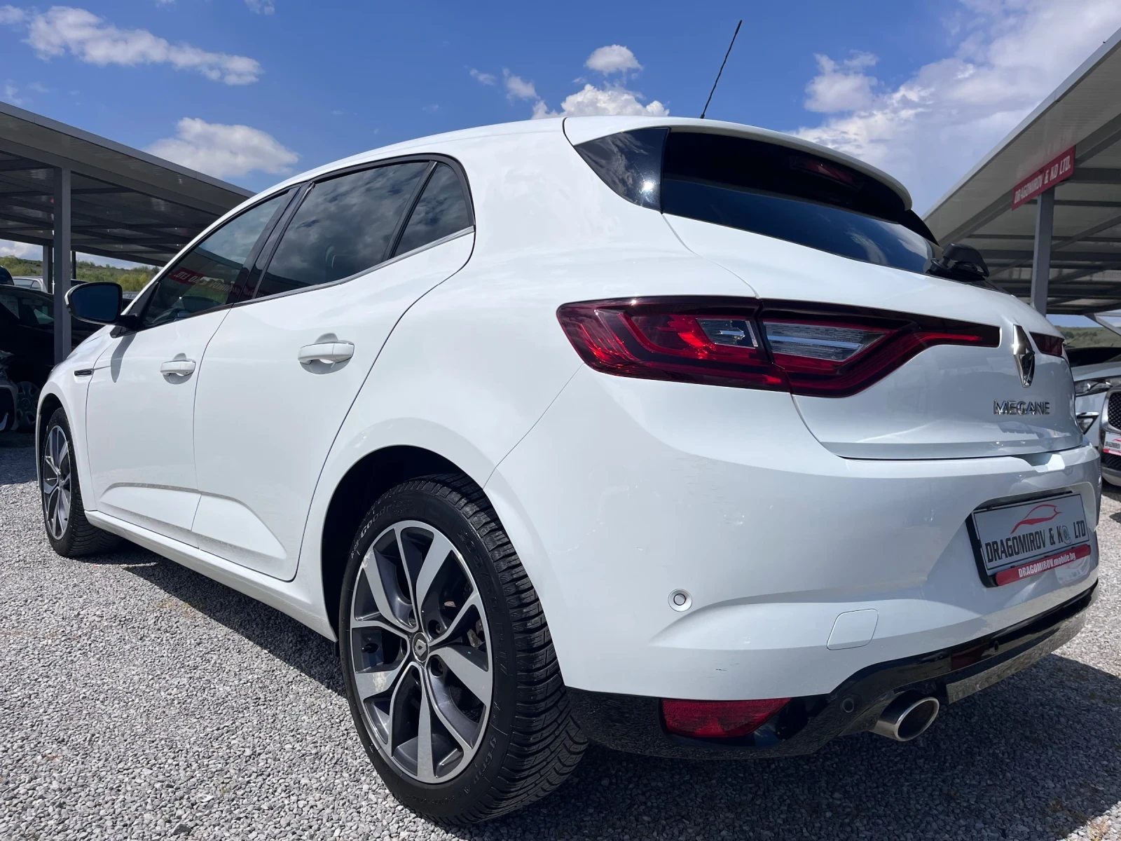 Renault Megane 1.5dci BOSE Edition / Automat - изображение 5