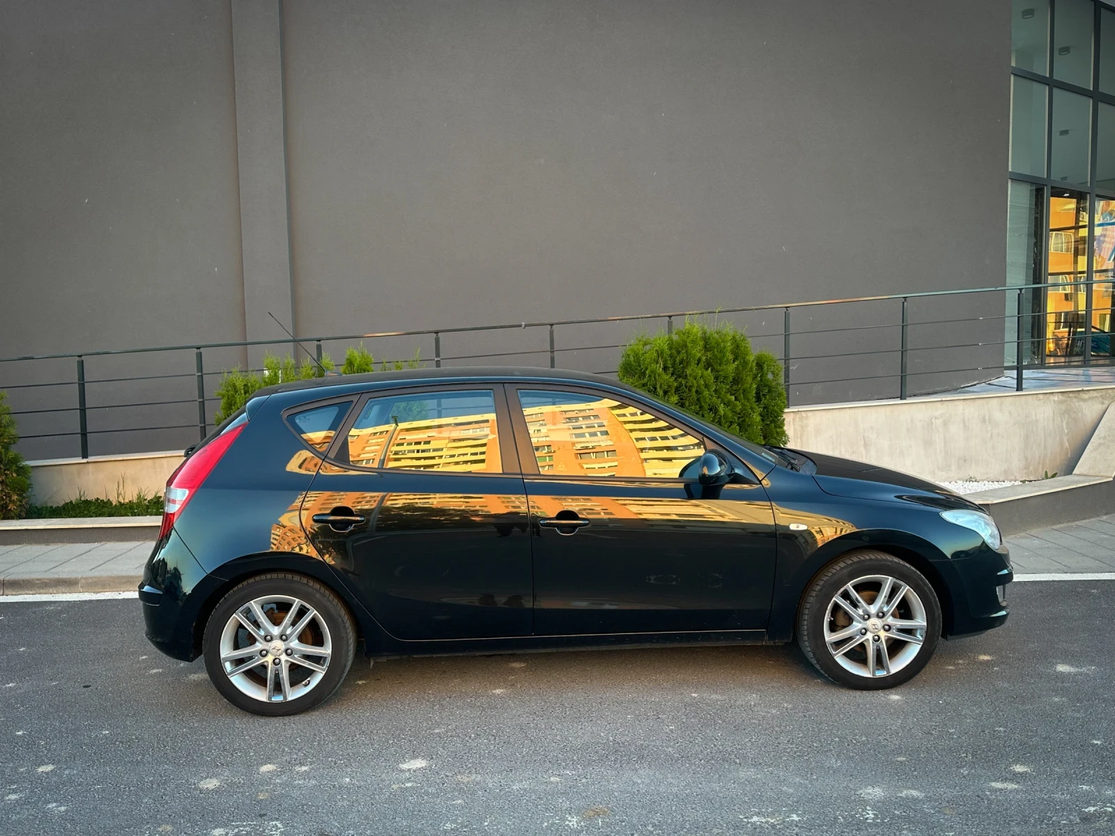Hyundai I30 1.6i NAVI* Кожа* Подгрев* Парктроник - изображение 4