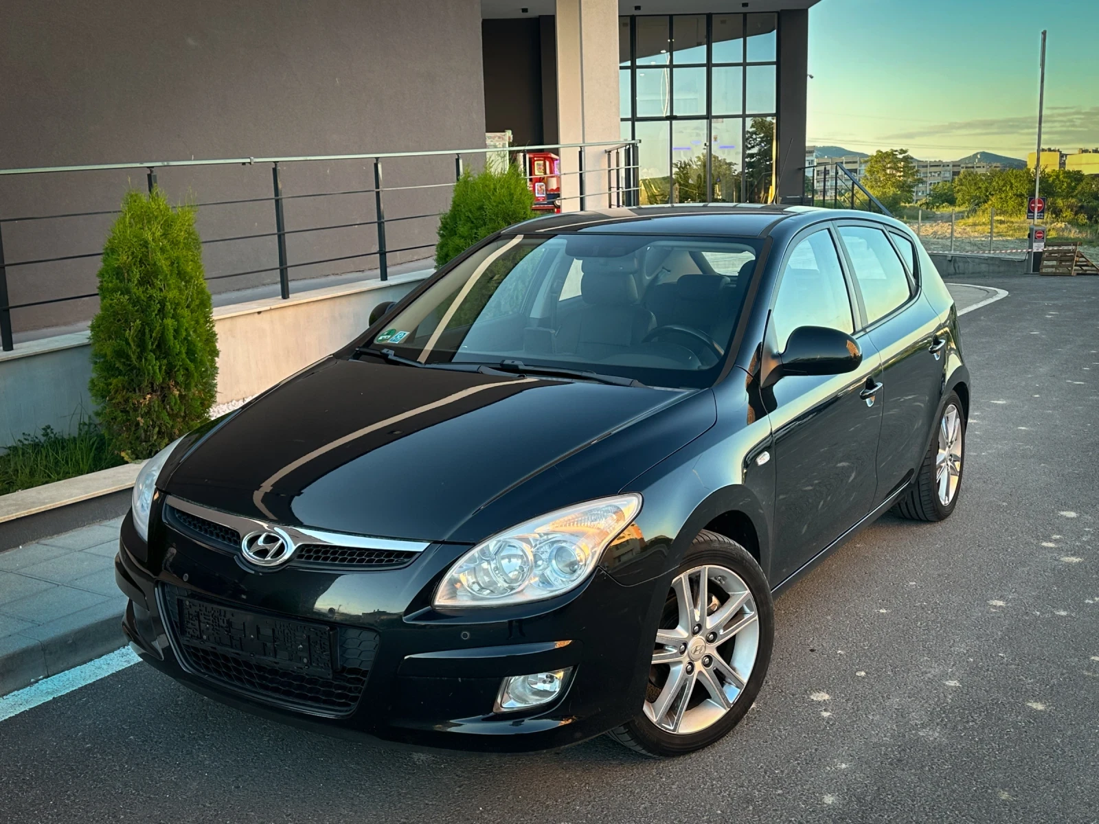 Hyundai I30 1.6i NAVI* Кожа* Подгрев* Парктроник - изображение 2