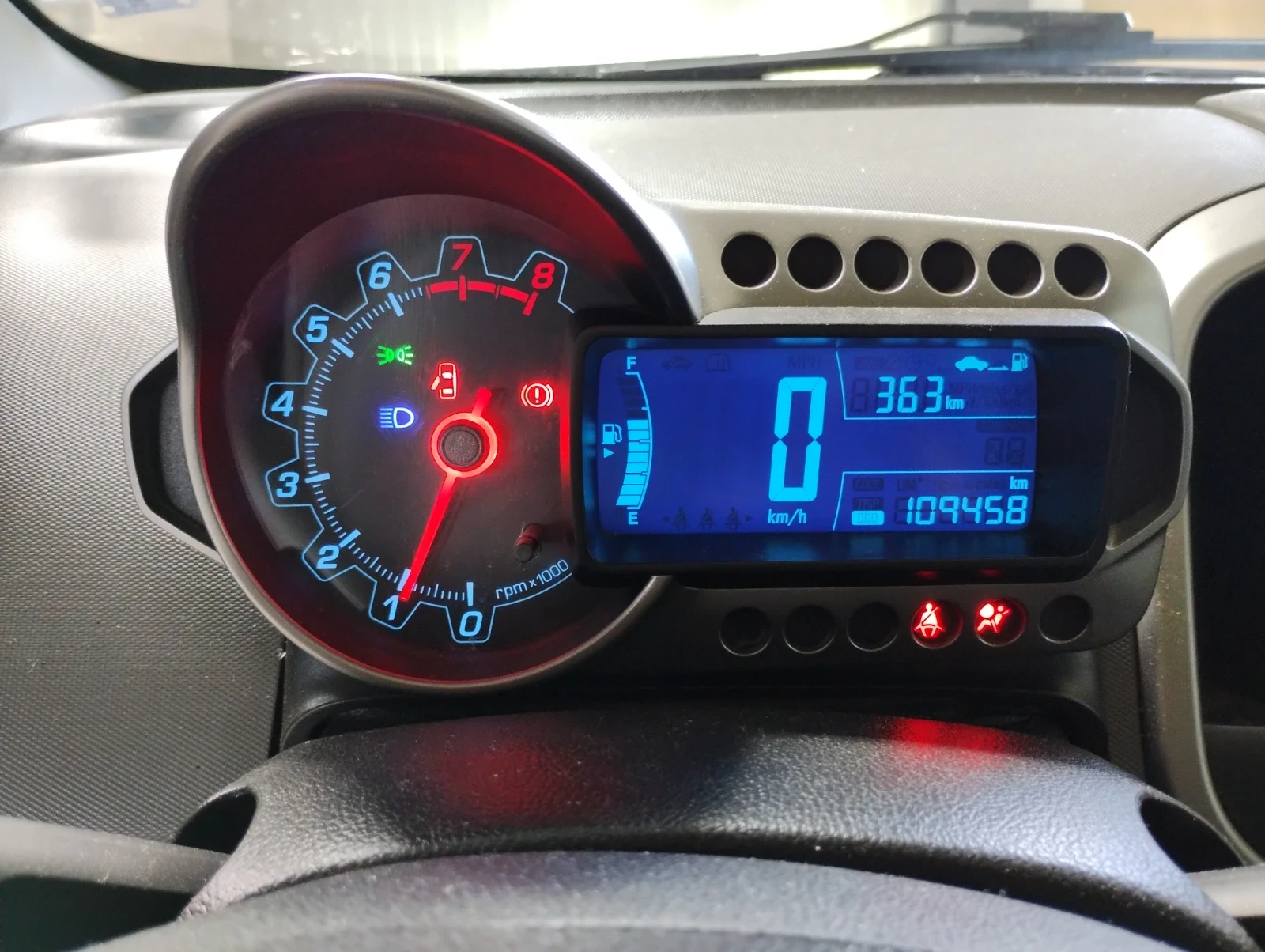 Chevrolet Aveo 1.2 - изображение 10