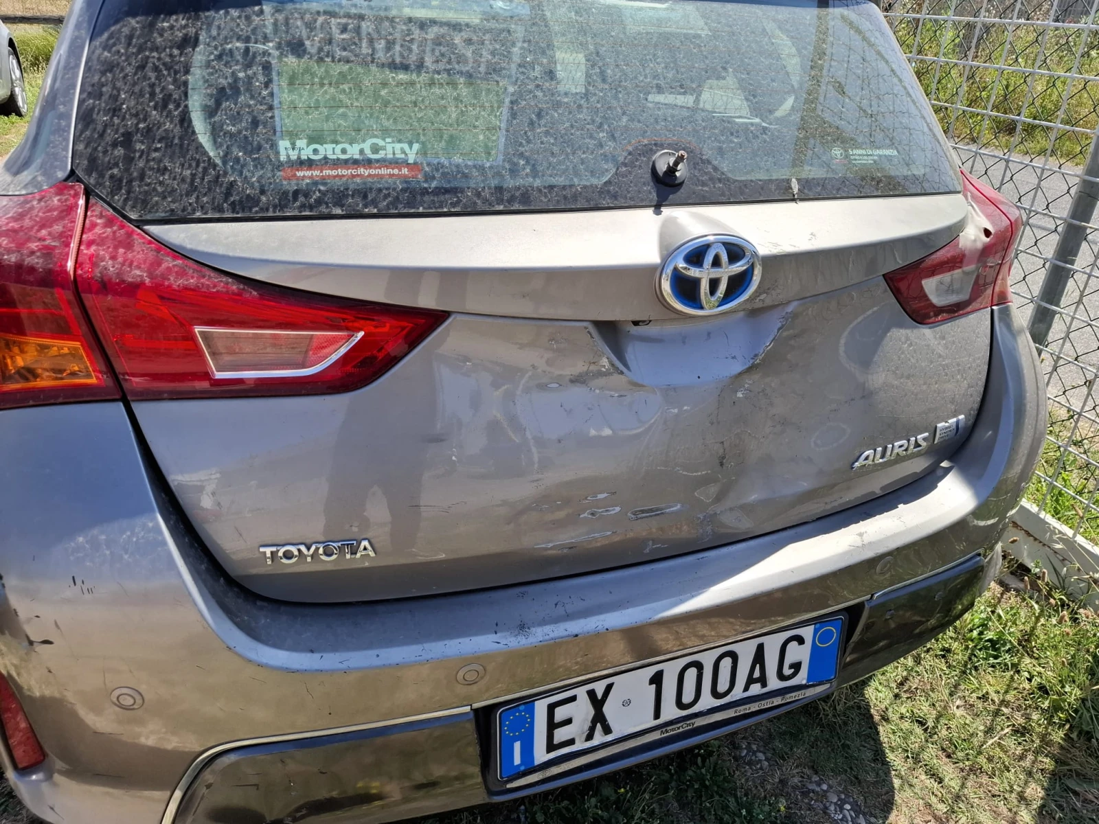 Toyota Auris 1.8HYBRID - изображение 6