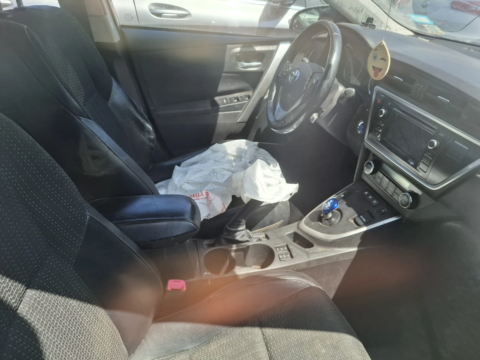 Toyota Auris 1.8HYBRID - изображение 10
