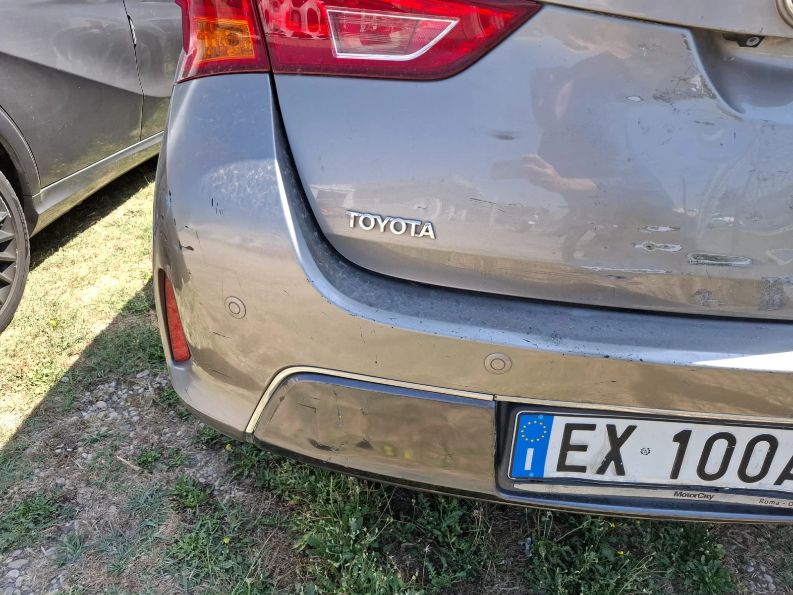 Toyota Auris 1.8HYBRID - изображение 8