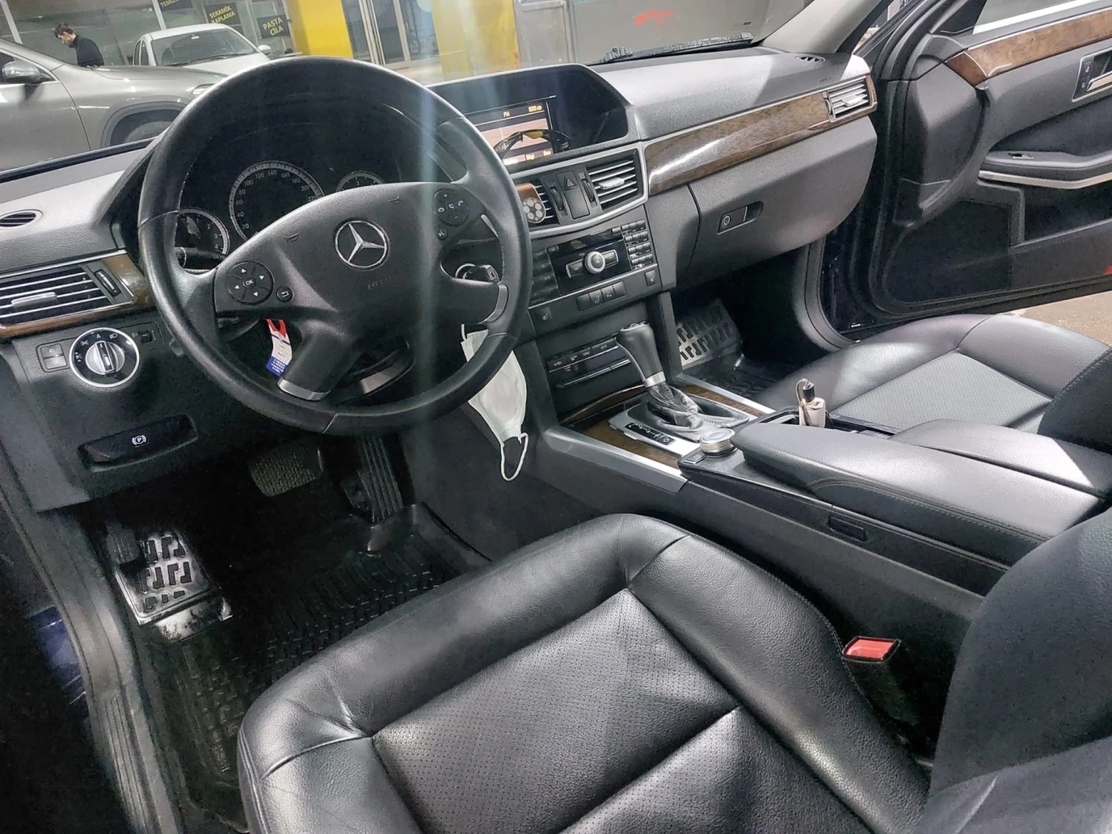 Mercedes-Benz E 200  - изображение 8