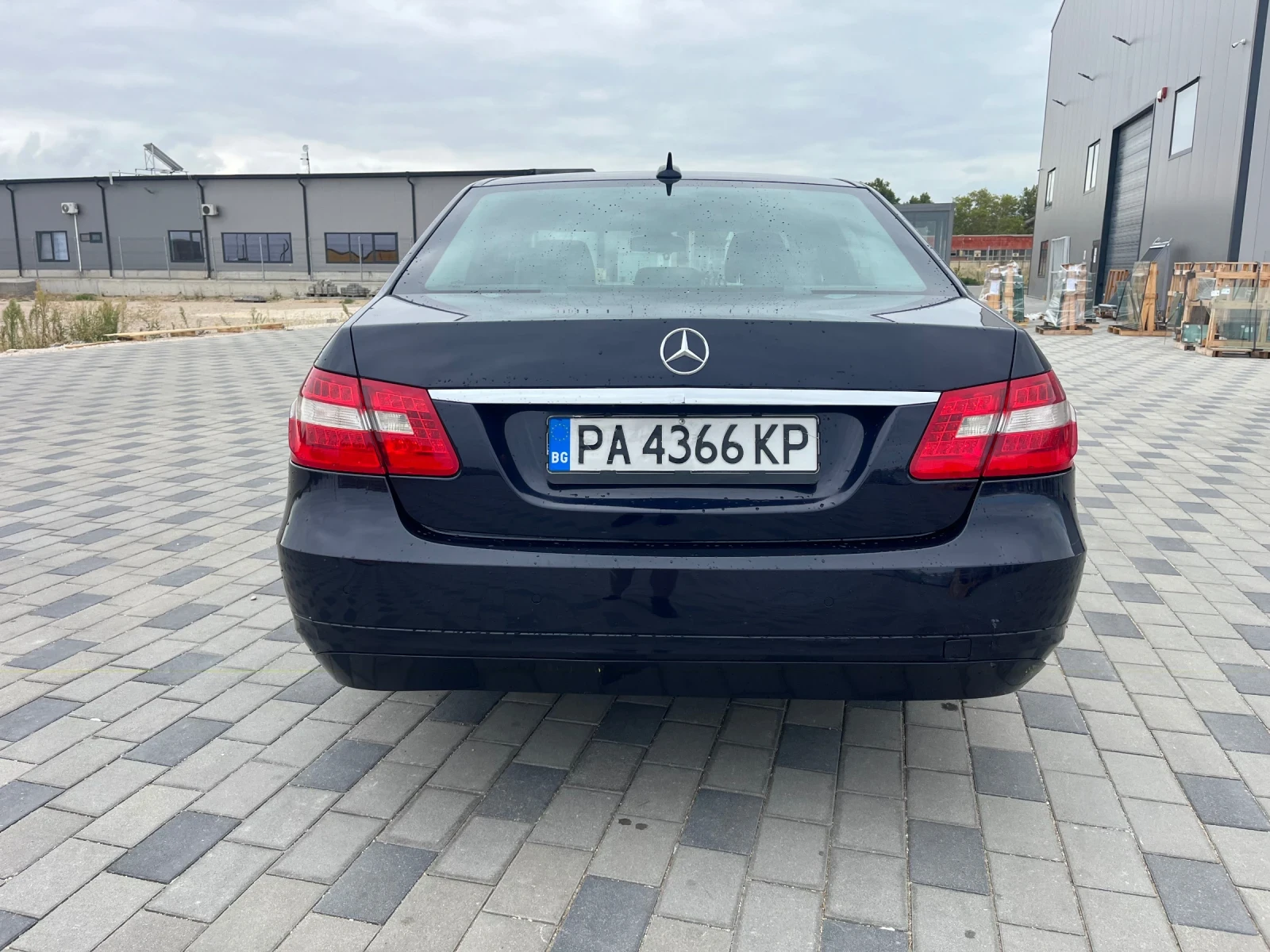 Mercedes-Benz E 200  - изображение 5