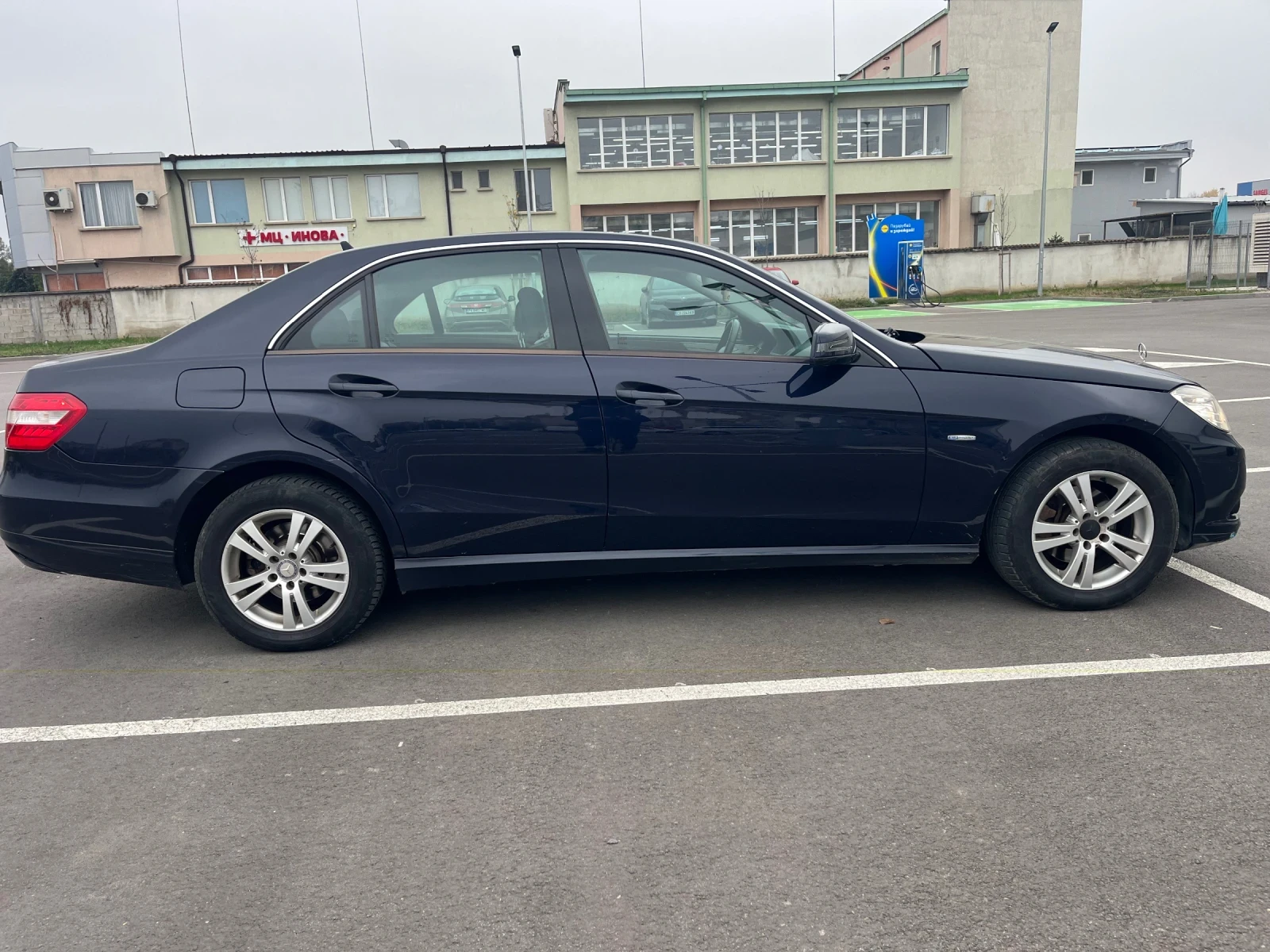 Mercedes-Benz E 200  - изображение 4