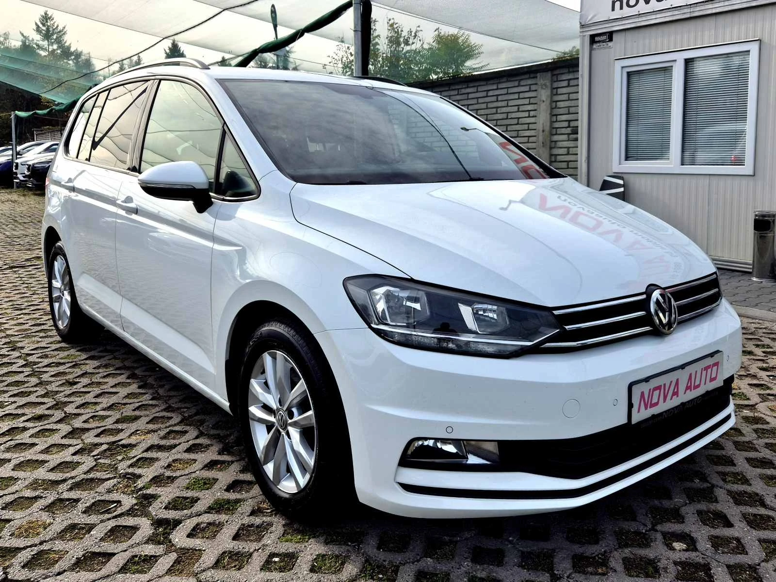 VW Touran 2.0D-DSG-7 МЕСТА - изображение 5
