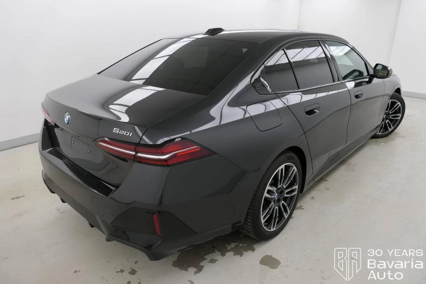 BMW 520 i M Sport Paket Steptronic - изображение 3