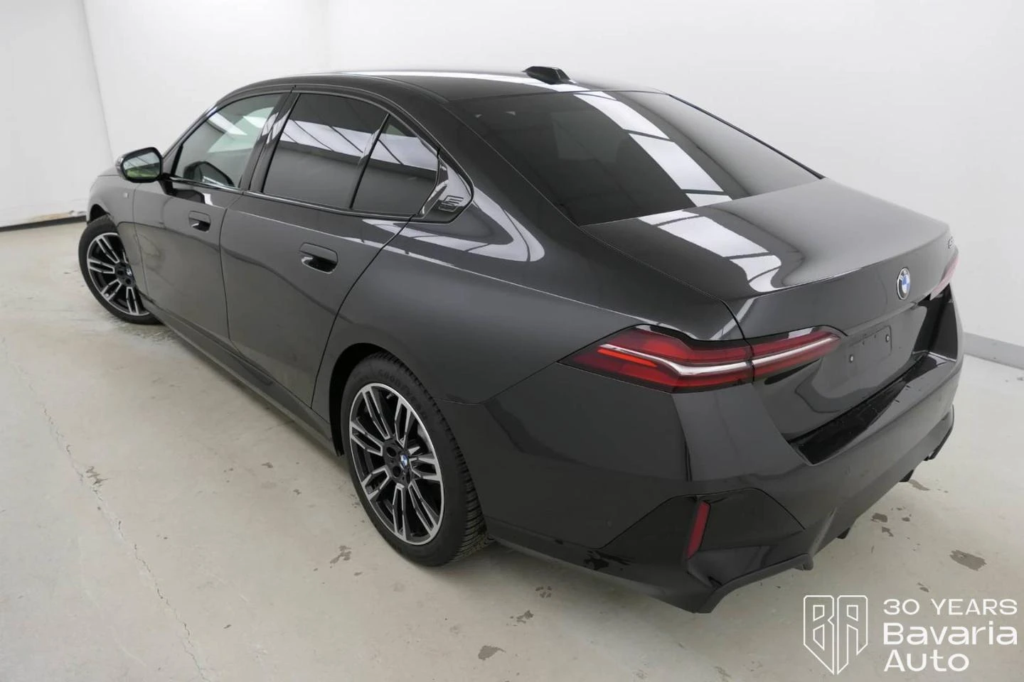 BMW 520 i M Sport Paket Steptronic - изображение 2