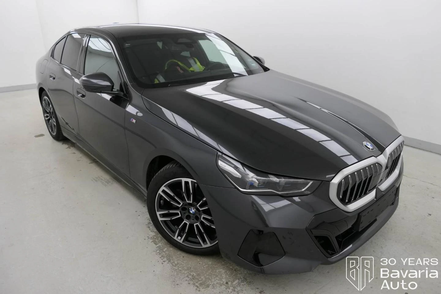 BMW 520 i M Sport Paket Steptronic - изображение 4