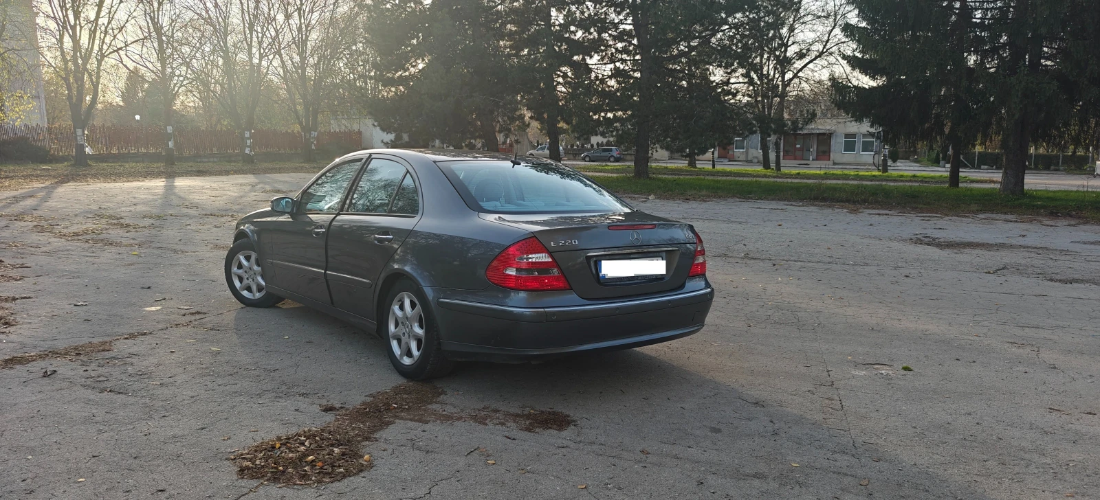 Mercedes-Benz E 220  - изображение 7