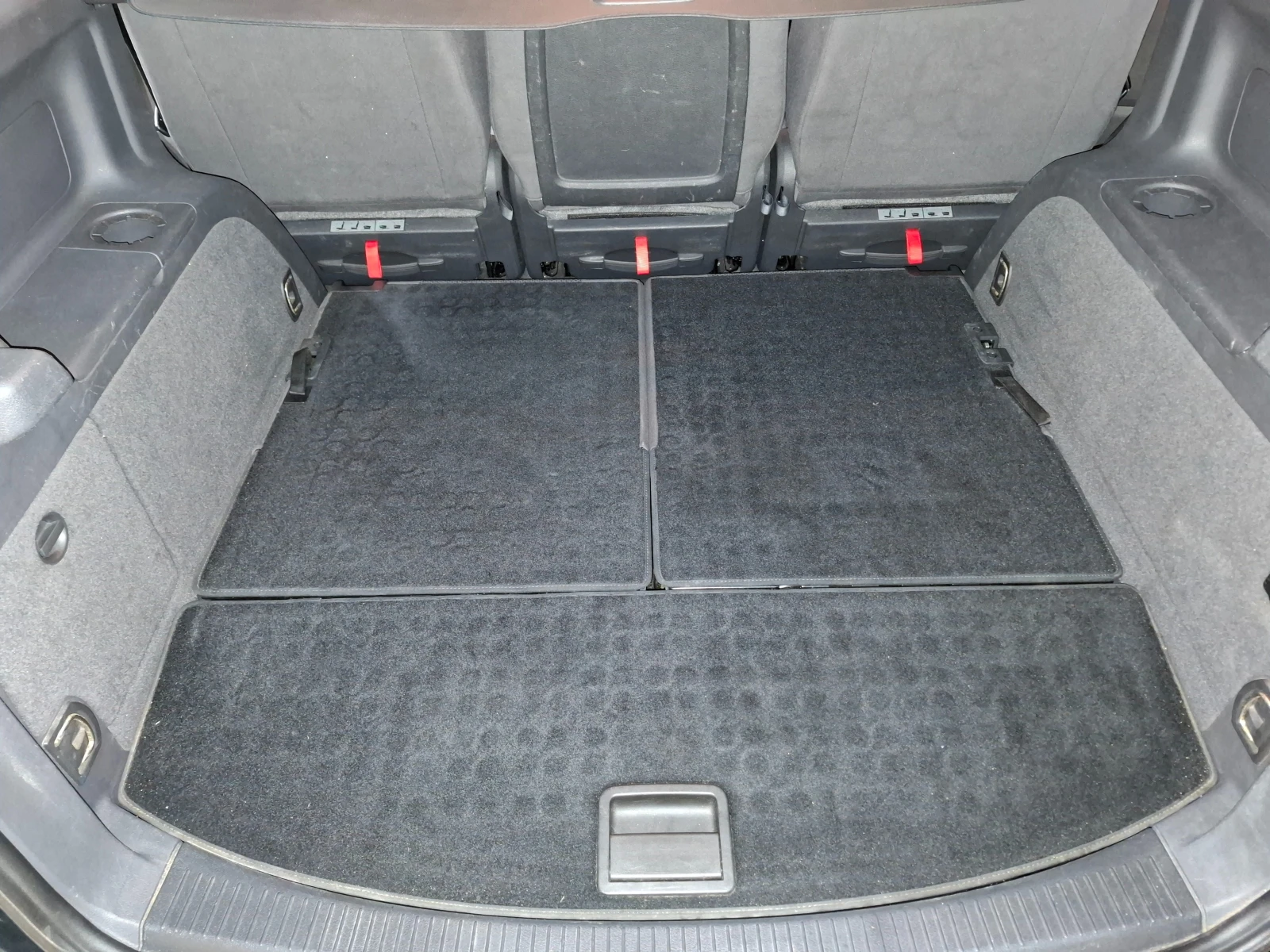 VW Touran VW Touran 1.4i-CNG-7места-Евро 5, снимка 13 - Автомобили и джипове - 53724634