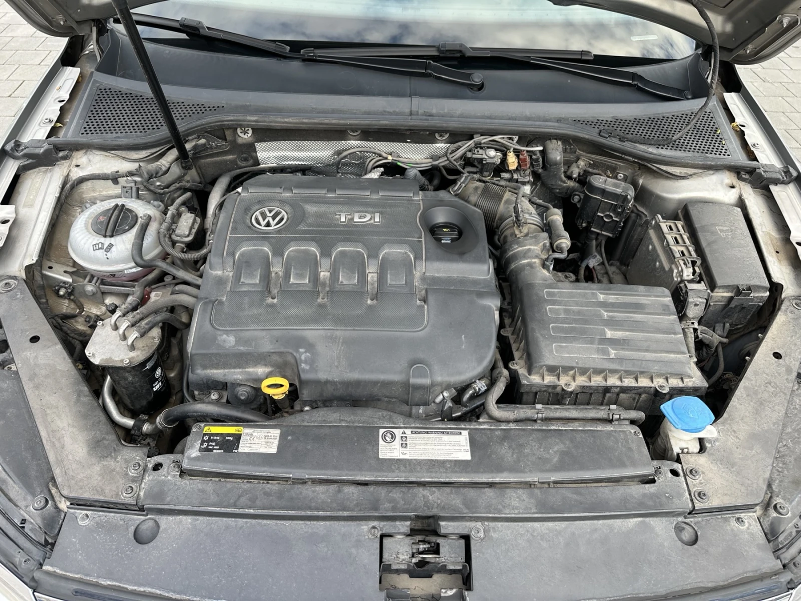 VW Passat B8 2.0 TDI 190 DSG| Distronic| Кожа| LED| Webasto , снимка 14 - Автомобили и джипове - 54322776