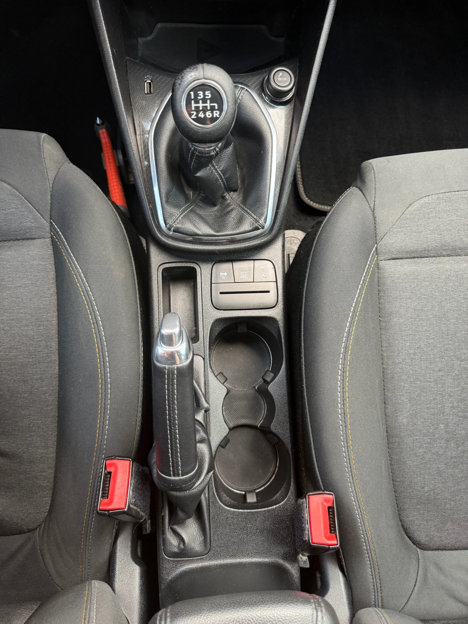 Ford Fiesta 1.5TDCI* ACTIVE* 83 940KM COC* KTEO, снимка 14 - Автомобили и джипове - 54387172