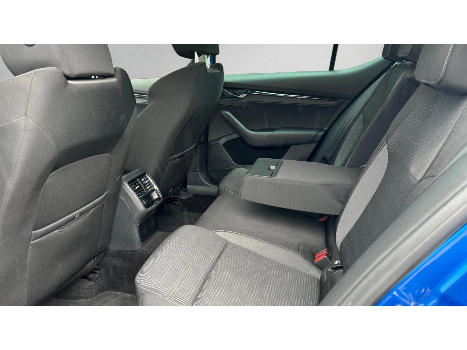 Skoda Octavia 1.5 e-TSi  А/Т, Месечна вноска от 266  , снимка 10 - Автомобили и джипове - 54659725