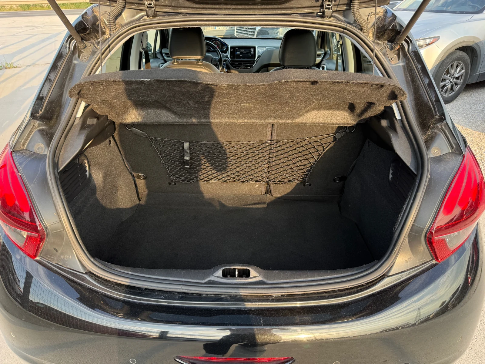 Peugeot 208 1.2i* 2016г* 115.000КМ* НОВ* Топ Състояние* РЪЧКА*, снимка 10 - Автомобили и джипове - 54811602