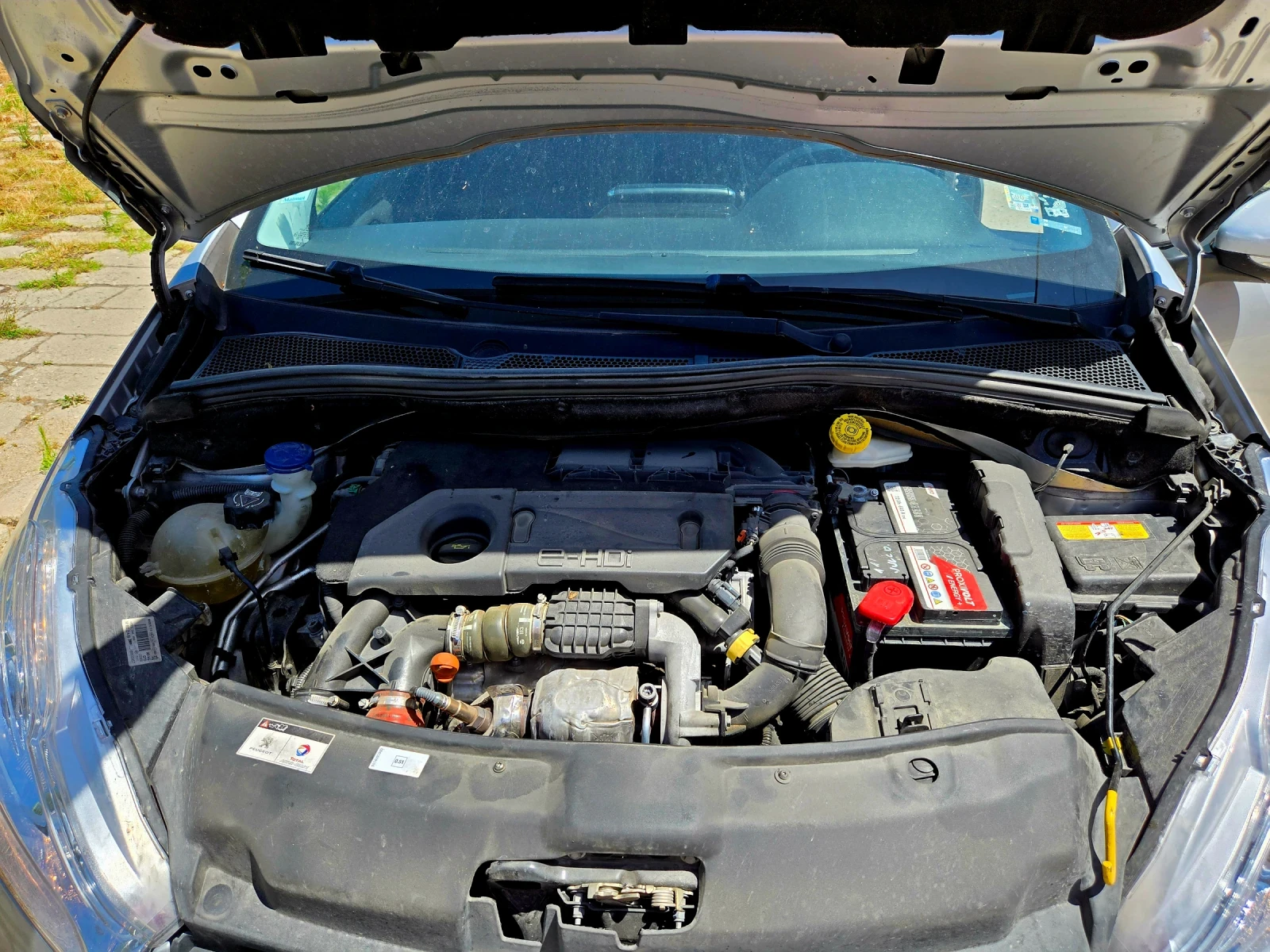 Peugeot 208, снимка 4 - Автомобили и джипове - 55088473
