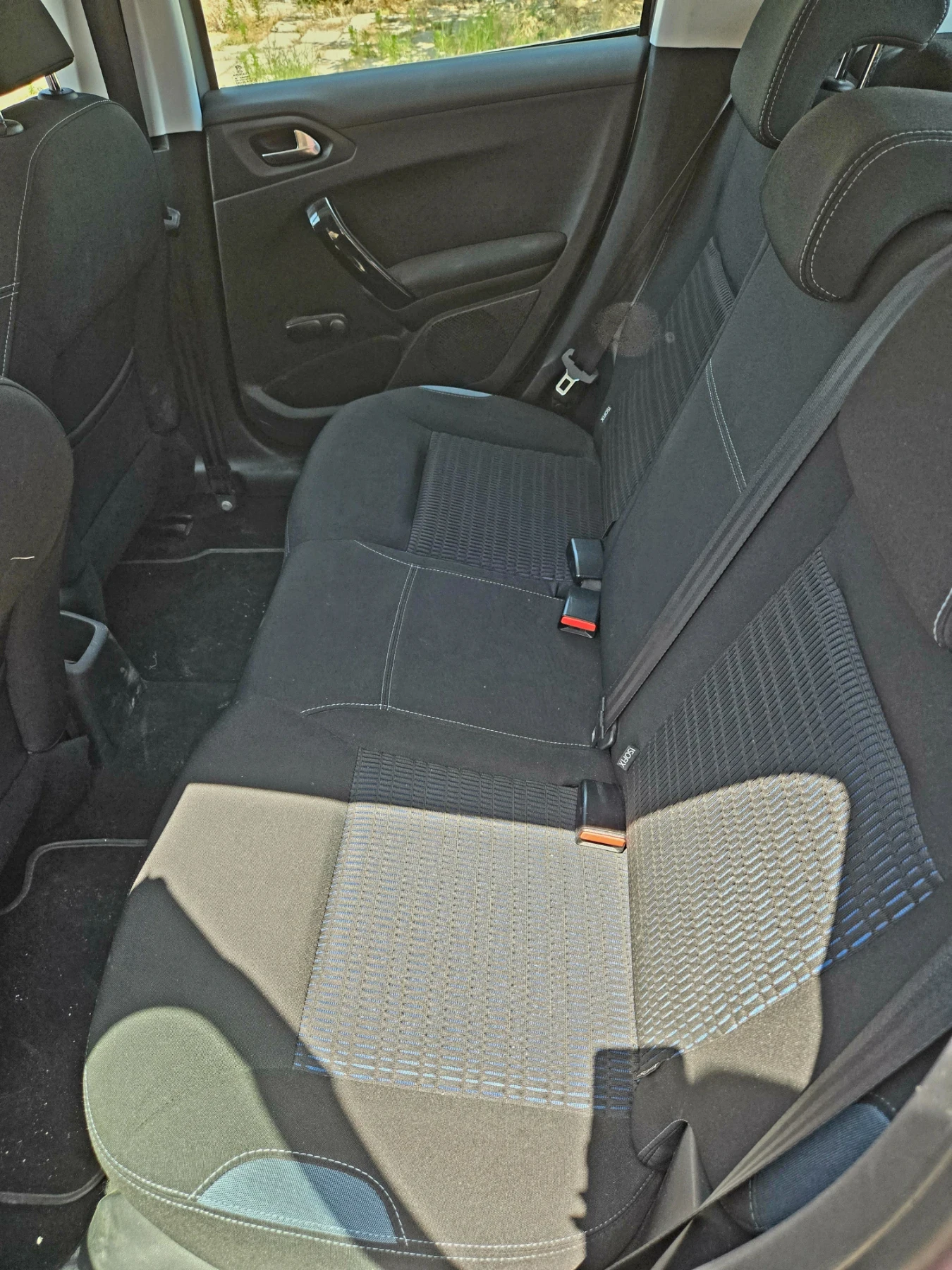 Peugeot 208, снимка 7 - Автомобили и джипове - 55088473