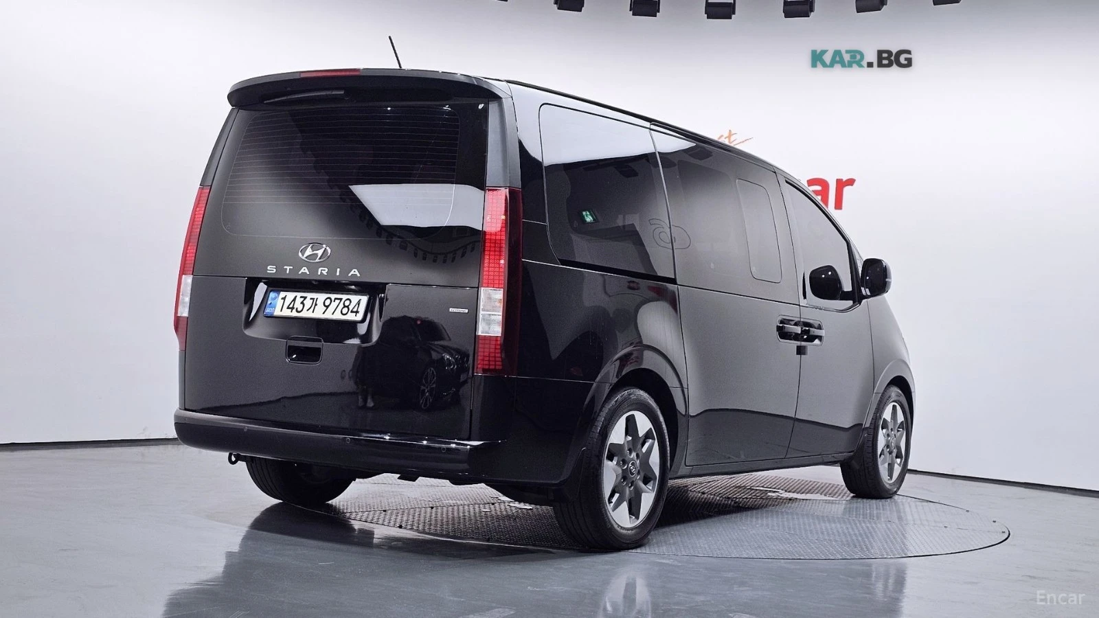 Hyundai Staria * 4WD* MODERN* 9-SEATER* ПОДГРЕВ* ОБДУХВАНЕ* , снимка 2 - Автомобили и джипове - 55235256