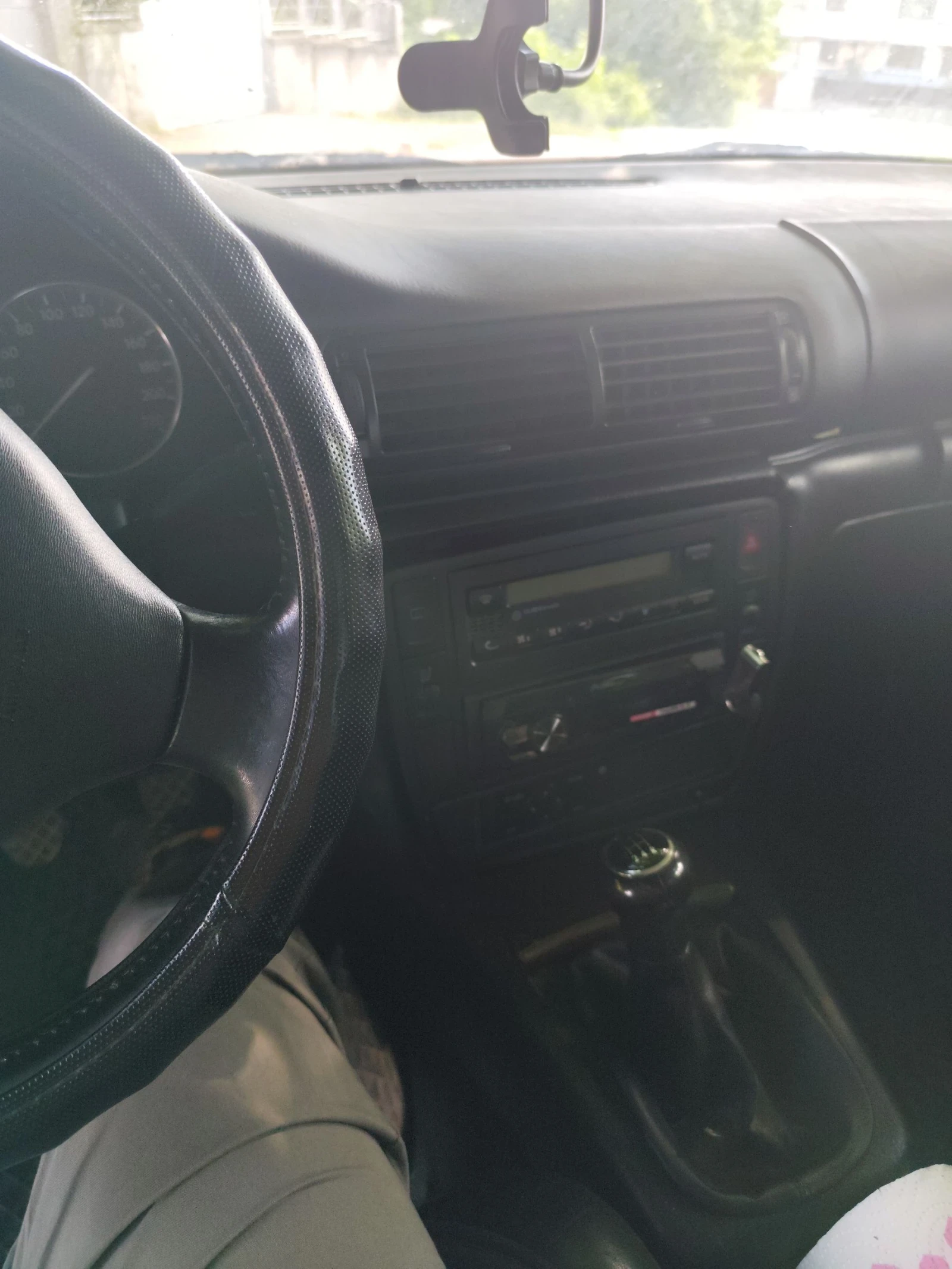 VW Passat 1.9 TDI, снимка 5 - Автомобили и джипове - 55235446