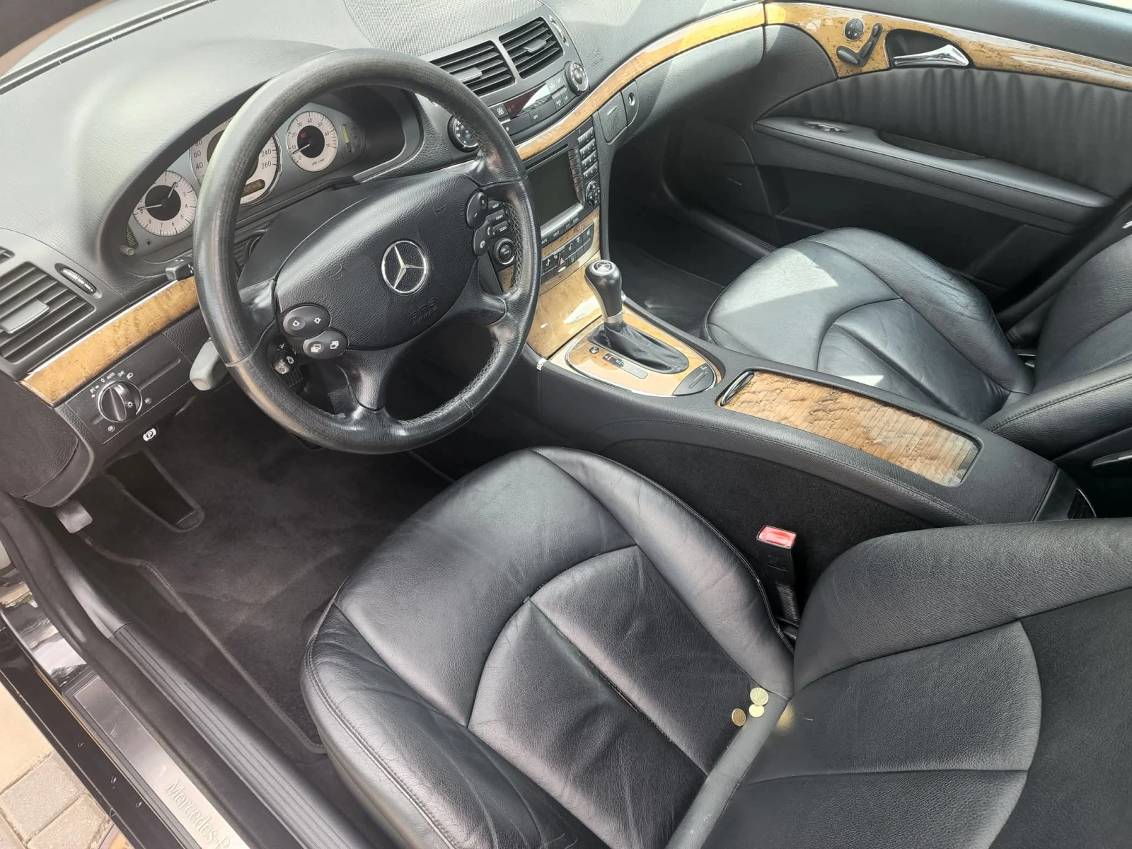 Mercedes-Benz E 350, снимка 11 - Автомобили и джипове - 55407636