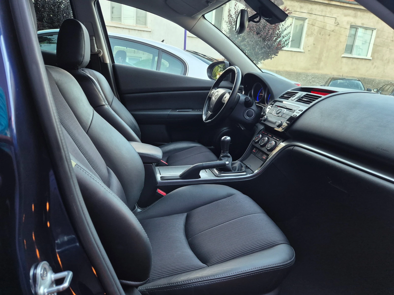 Mazda 6 2.2d-EXCLUSIVE-6speed-кожа-veriga-japan , снимка 16 - Автомобили и джипове - 55418110