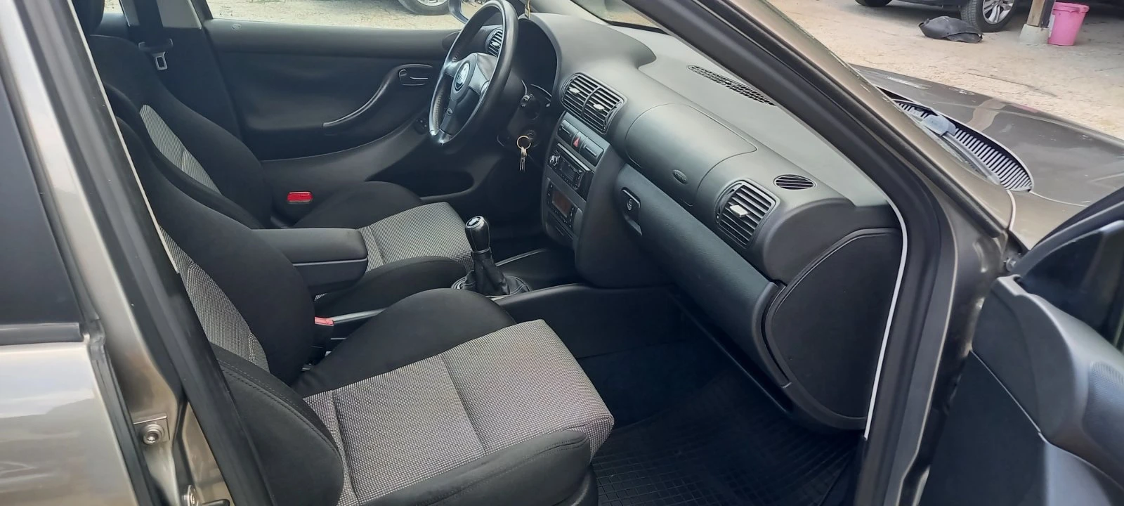 Seat Leon 1, 8T FR 180к.с. Швейцария, снимка 11 - Автомобили и джипове - 55446355